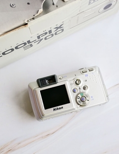 Câmera Digital Nikon Coolpix 3700 3.2 MPX + Cartão SD 2gb na internet