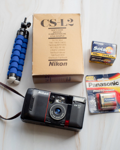 Combo - Câmera Nikon TW20 + Filme, tripé, bateria e capa