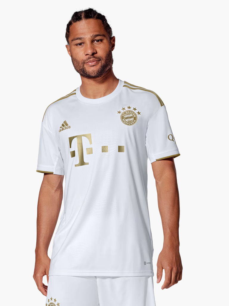 Camisa Bayern de Munique II 22/23 Torcedor Masculina - Branca e Dourada
