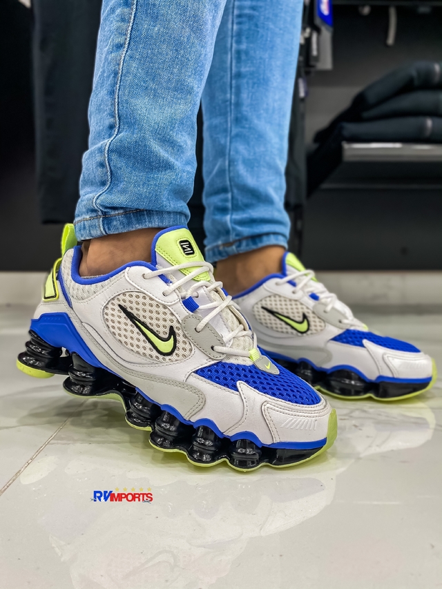 bota de treino feminina adidas