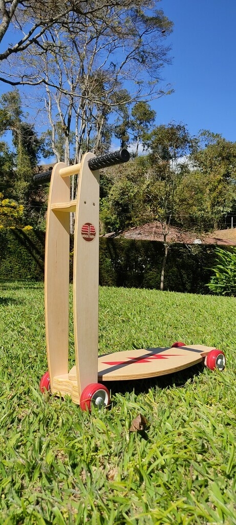 Patinete de Madeira Infantil Woodnet | Plantando e Brincando