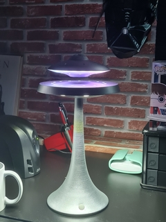 Luminária Speaker Flutuante na internet