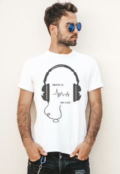 Camiseta Masculina Estampada - Music Is My Life - comprar online