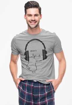 Camiseta Masculina Estampada - Music Is My Life na internet