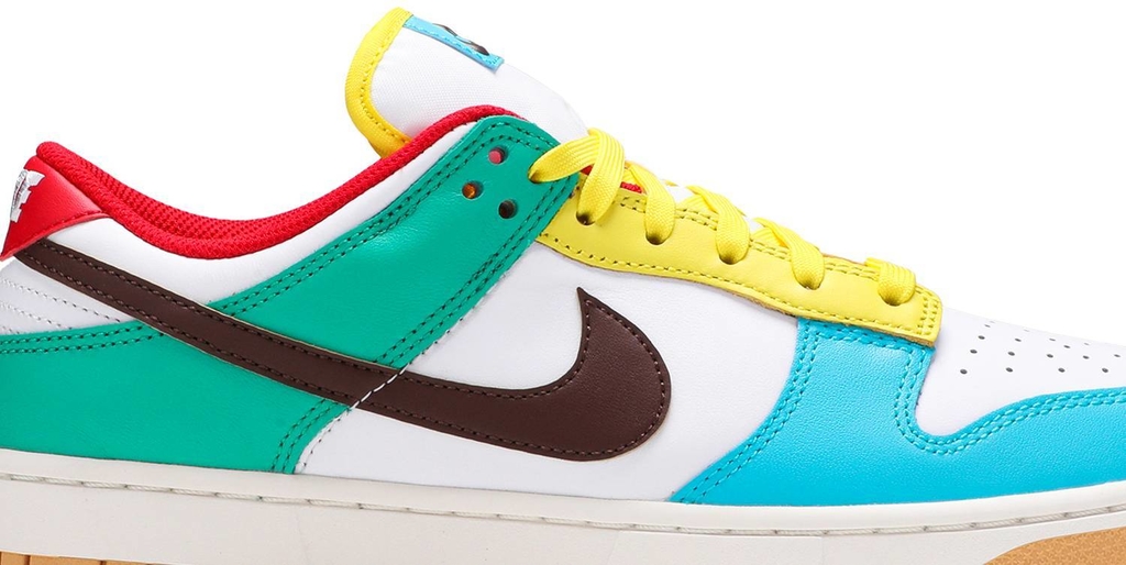 nike dunk low se free 99 white