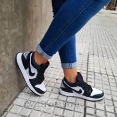 Nike Air Clasicas Negras con Blanco