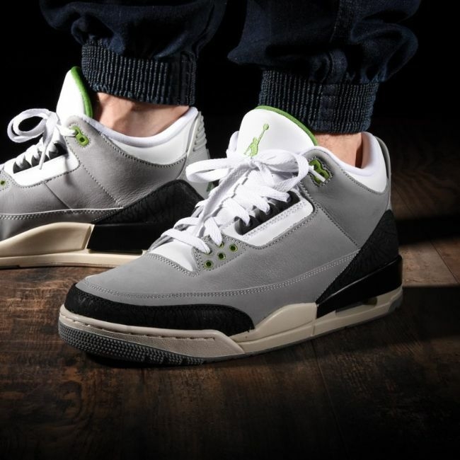 Air Jordan 3 Retro "Chlorophyll" - Outlet Imports Shoes