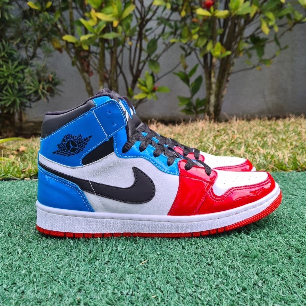 jordan azul com vermelho
