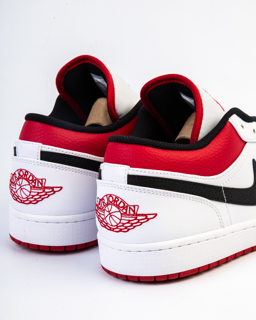 JORDAN 1 LOW WHITE UNIVERSITY RED BLACK - Chance Time