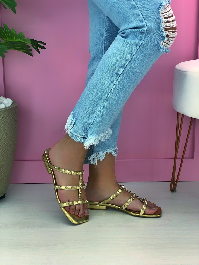 Sandália Rasteira UZA Shoes Spike em Couro Ouro