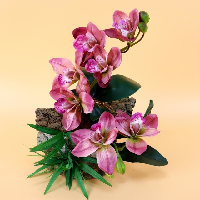 Arranjo de Orquídea Rosa em Madeira - Ghaia Flores