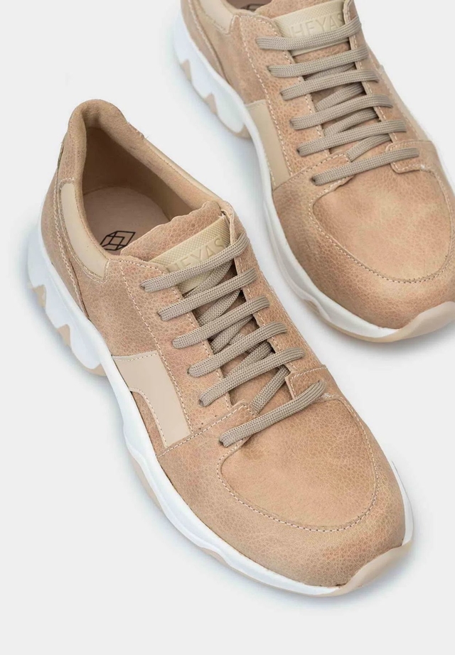 CALZADO DE MUJER ZAPATILLA CUERO