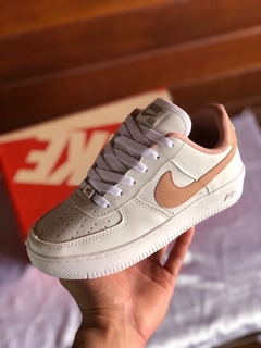 nude nike