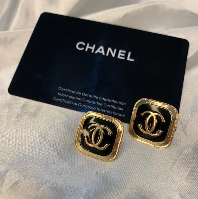 Brinco Chanel Quadrado Preto - Lú Alcântara Maison