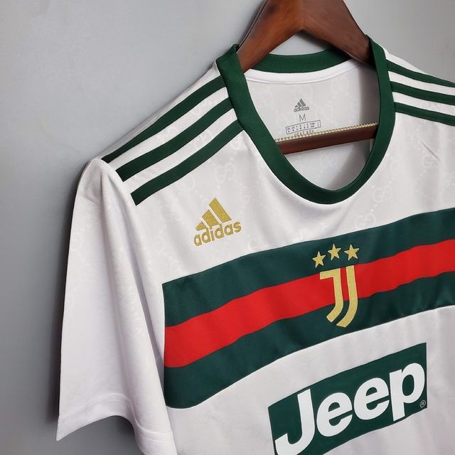 PHOTOS : Le maillot domicile de la Juventus pour la saison prochaine a