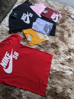 camiseta nike sb vermelha