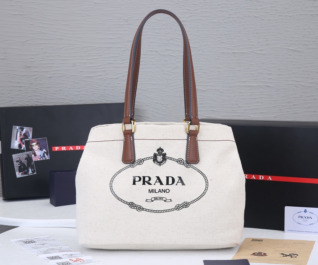prada chest bolsa