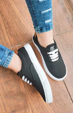 LOWA (NEGRO-AZUL-BORDO-VERDE MILITAR)