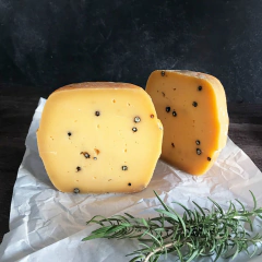 Quesito Tambo con Pimienta (1/2 horma) FERMIER - comprar online