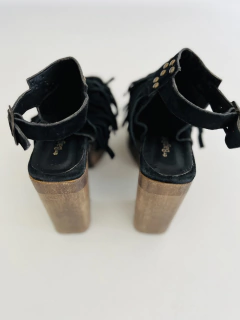 001653 . Sandalias flecos negro The Bag Belt T.39 - cazabreva
