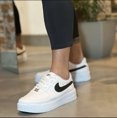 Nike Air blanca pipa negra - ZapasStore