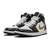 Tênis Nike Air Jordan 1 Mid Patent 'Black Gold' na internet
