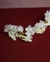 Imagem do {Cabo Frio} Acessório de Cabelo Tiara Flexível com Flores em Tecido e Detalhes em Dourado