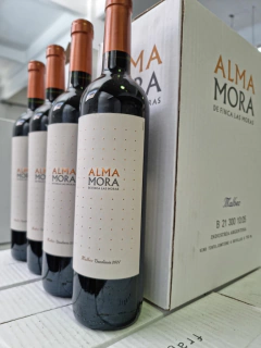 Alma Mora Malbec 750 ml