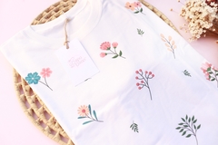 t-shirt: Flores do campo - comprar online