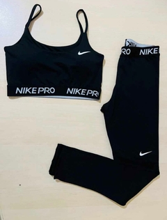 Conjunto fitness treino Feminino Nike Pro - Top + Calça