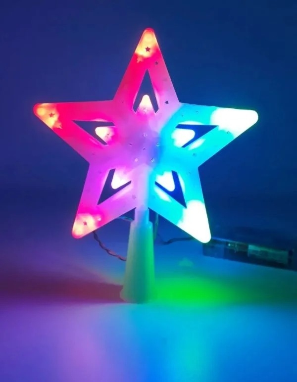 PONTEIRA PARA ÁRVORE DE NATAL ESTRELA RGB COM LEDS A PILHA PONTEIRA PARA ÁRVORE DE NATAL ESTRELA RGB COM LEDS A PILHA