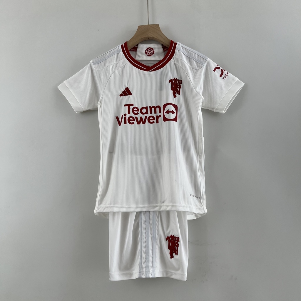 Terceira camisa do Liverpool FC 2023-2024 é apresentada pela Nike