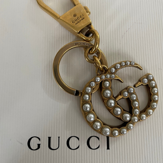 Chaveiro Gucci Double G Gold Pearl-Embellished