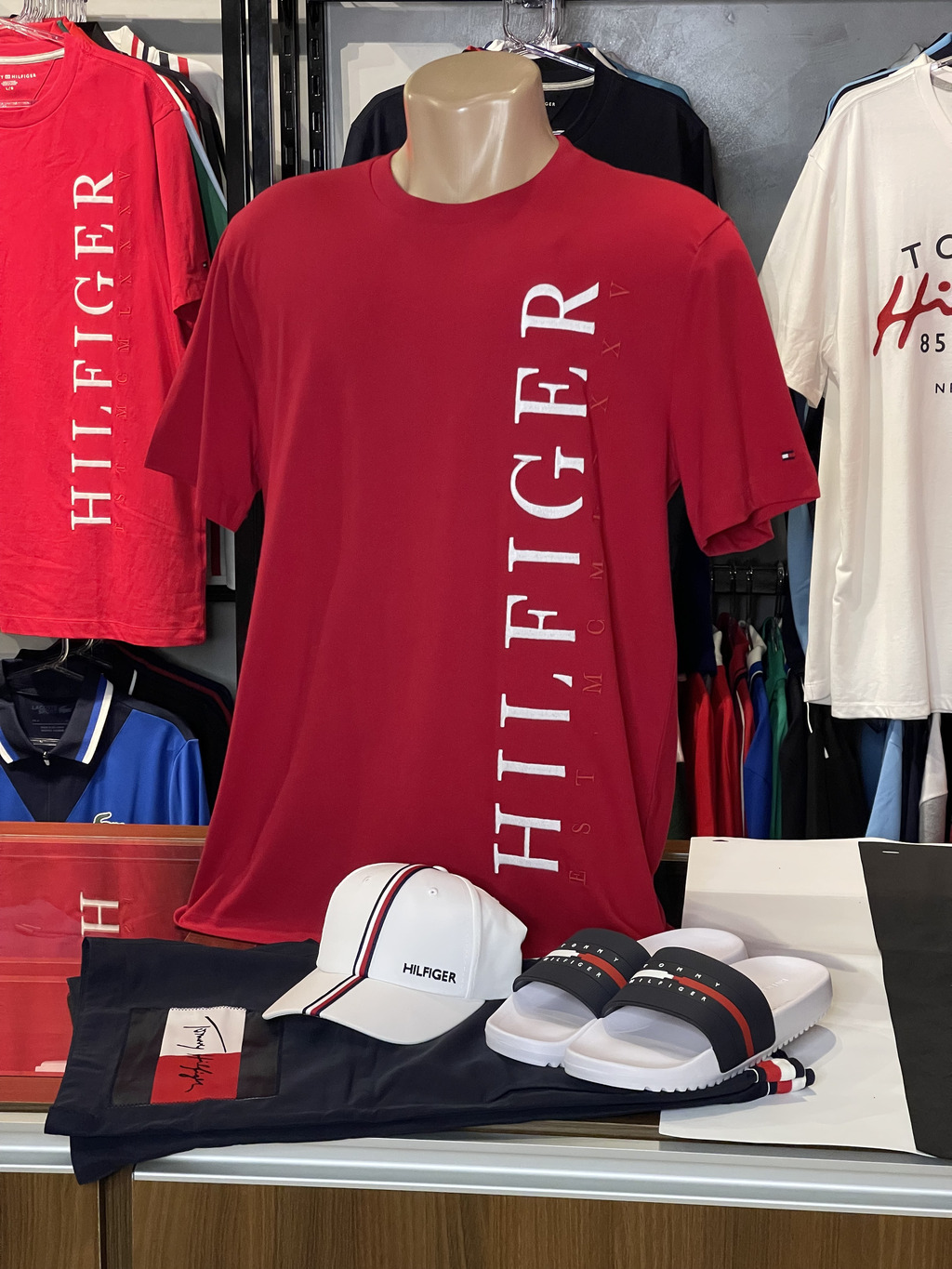 Camiseta Tommy Hilfiger Logo - Comprar Online