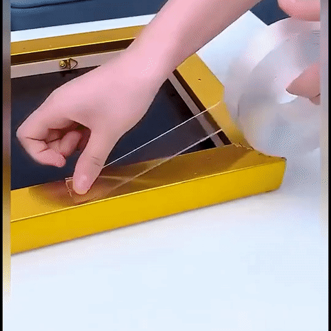 1 m de nuestra cinta mágica MultiTape (Soporta 1 kg por cada 10 cm)