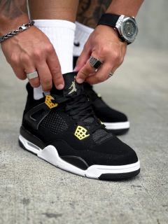jordan retro 4 negra
