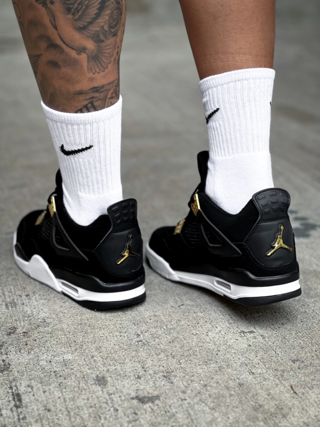 Air Jordan Retro 4 (negra) - Comprar en blackmambo