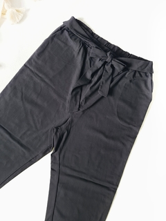Pantalón con negro - Comprar en