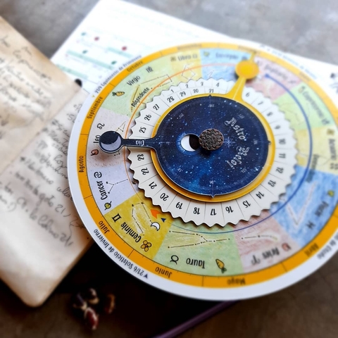 Astro Reloj by Julia Lund Petersen