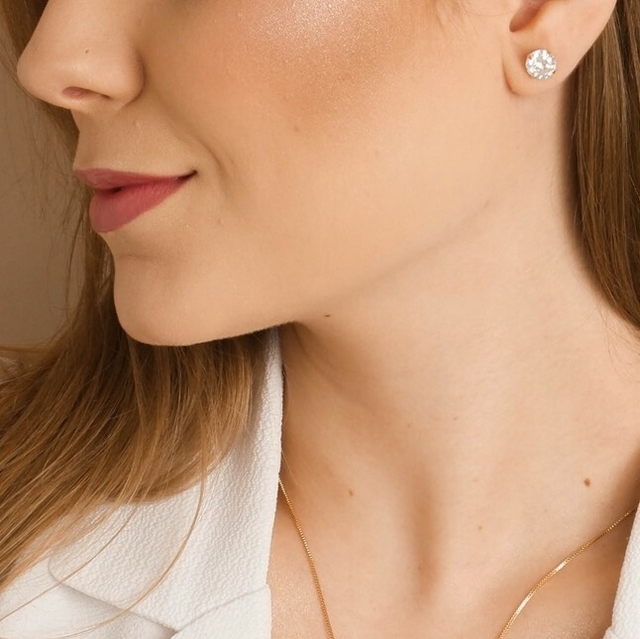 Brinco Ponto De Luz 8 mm Feminino Banhado A Ouro 18k