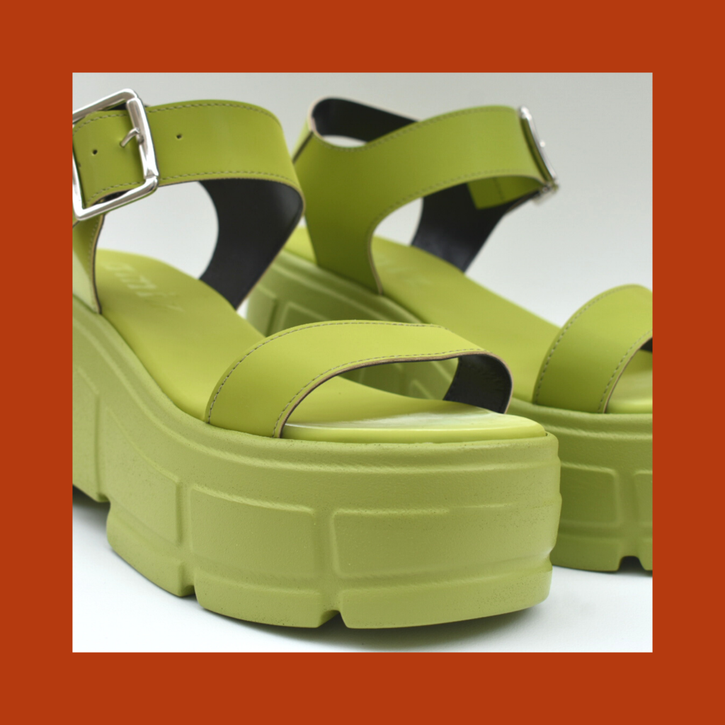 Sandália Flatform Verde Pistache - Comprar em AMIZ
