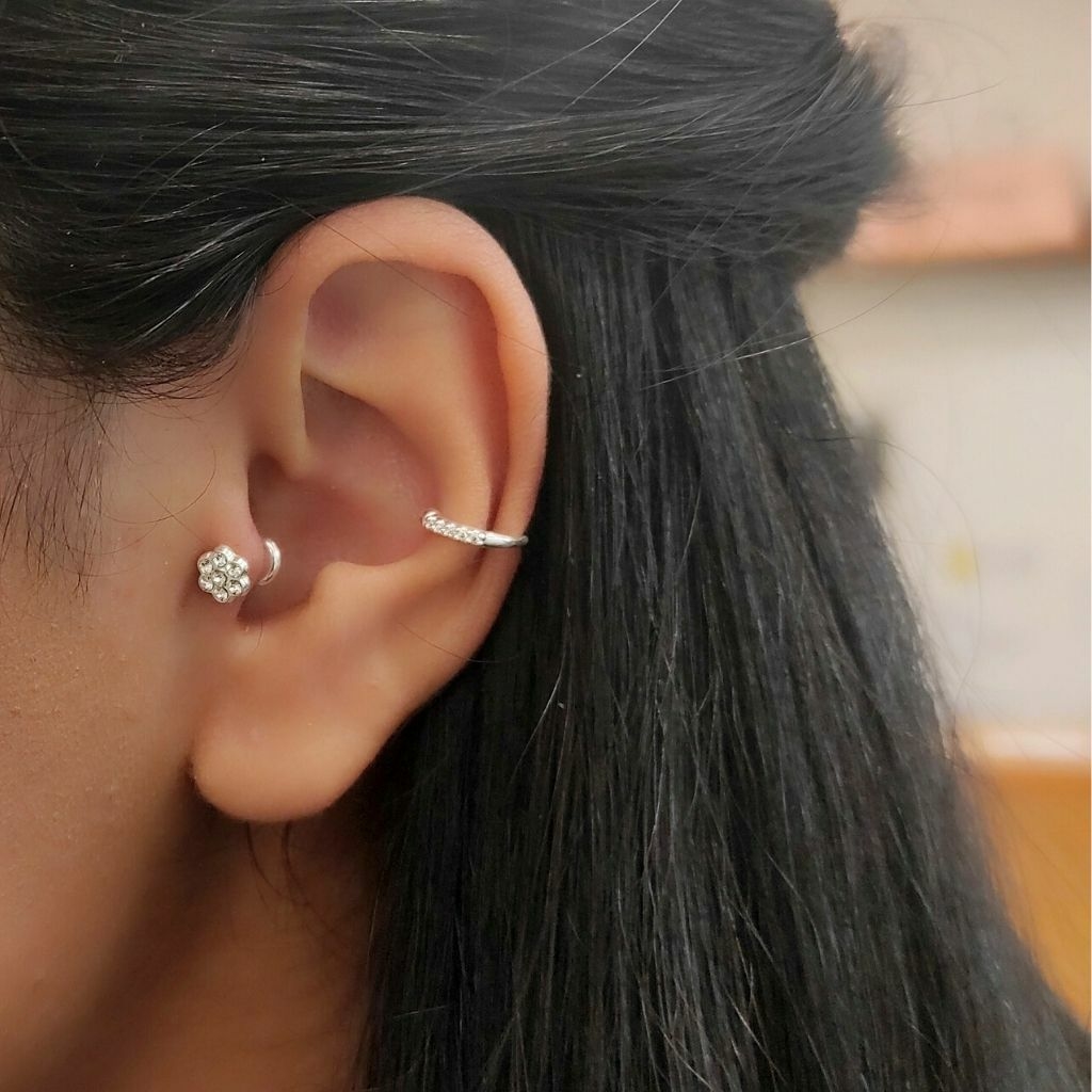 Piercing Tragus Flor Cravejado