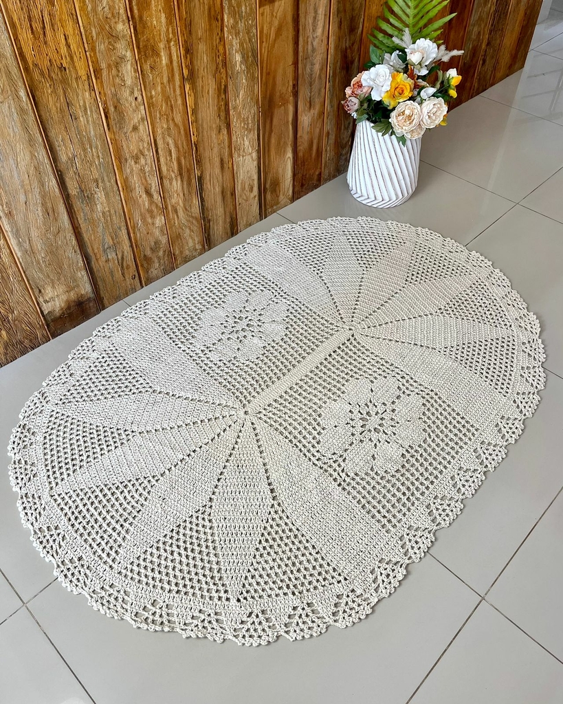 Tapete Grande Oval 1,80x1,35m Rosas Crochê Artesanal