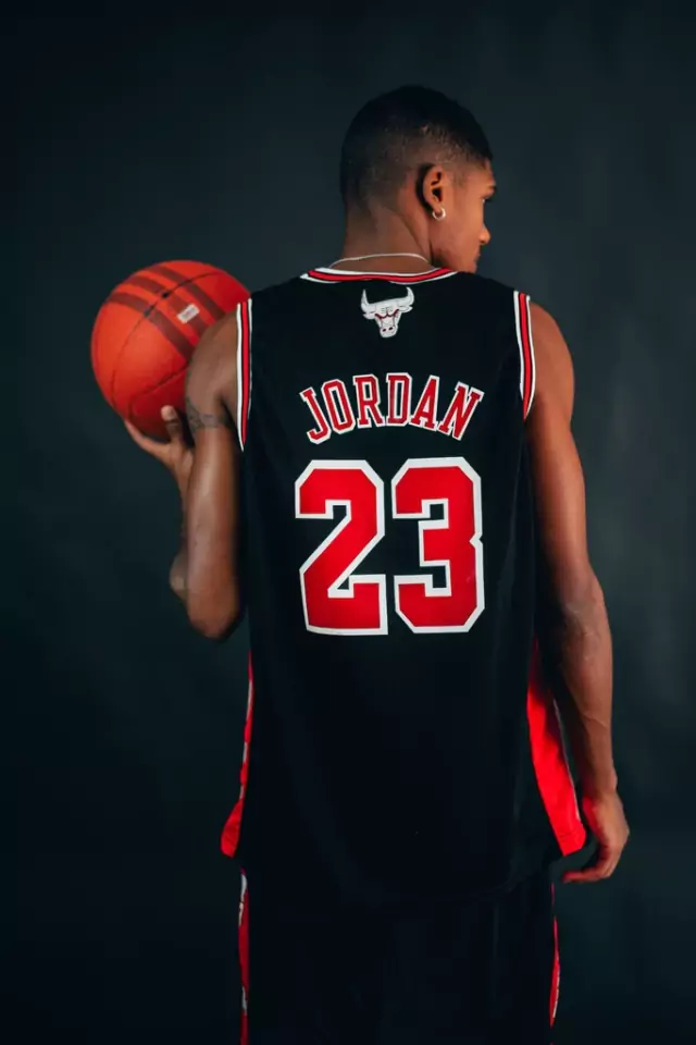 R moneda Preferencia Camiseta Chicago Bulls Jordan (23) Negra - Kendrix