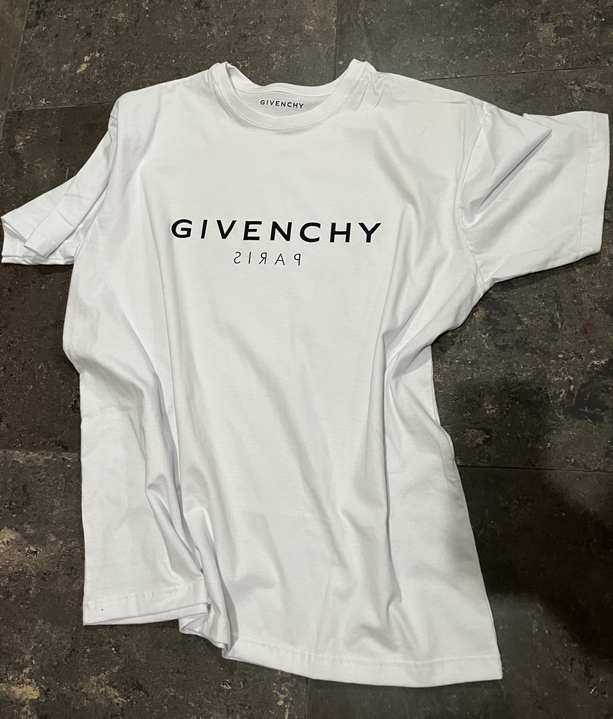 Remera Givenchy - Comprar en Store JyF