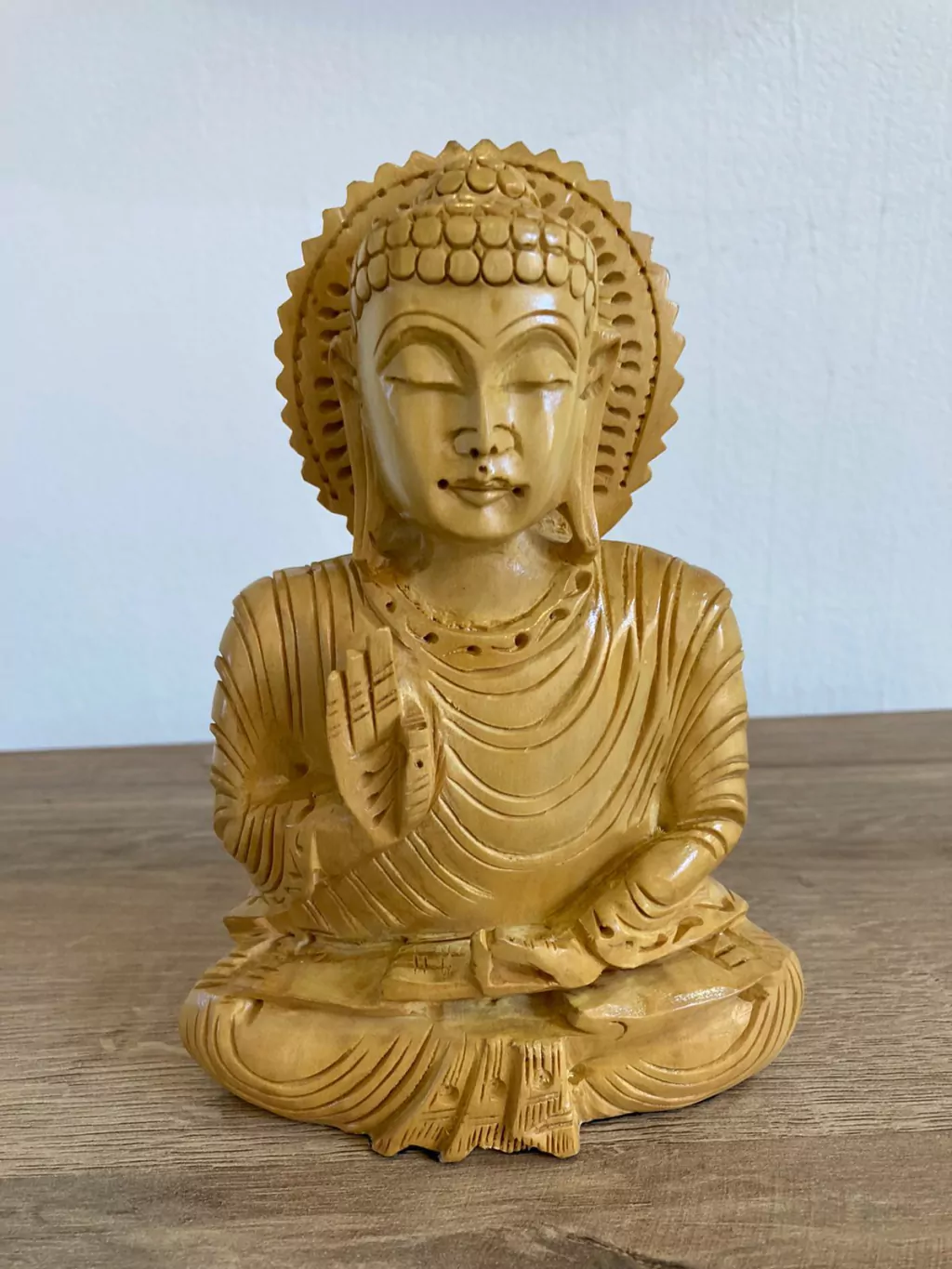 Buda de Madera Divino - Comprar en Dharam Home