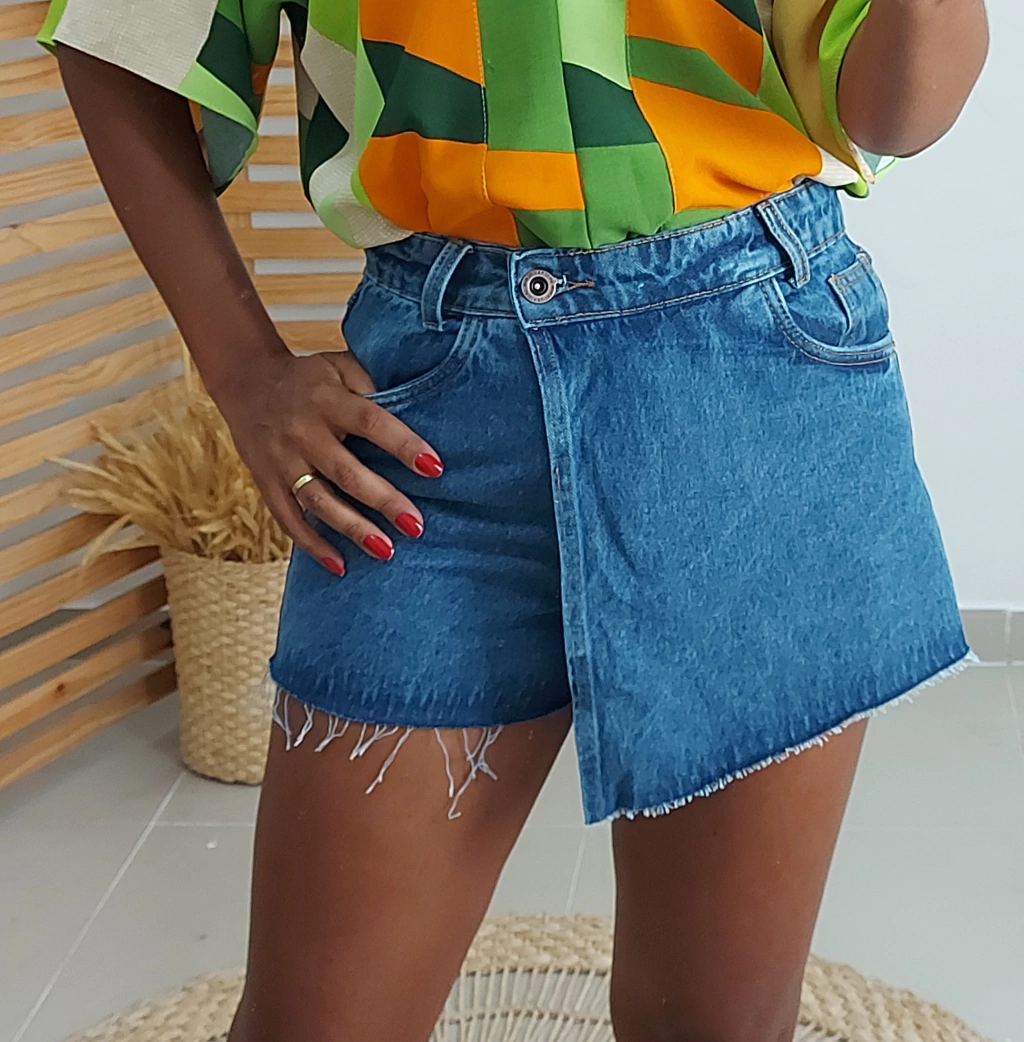 Short Saia Jeans - Comprar em Morenas Fashion