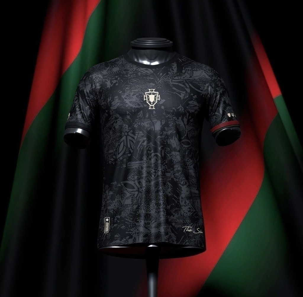 The Siu Cristiano Ronaldo 7 Black Comma Football Shirt - 2023/2024