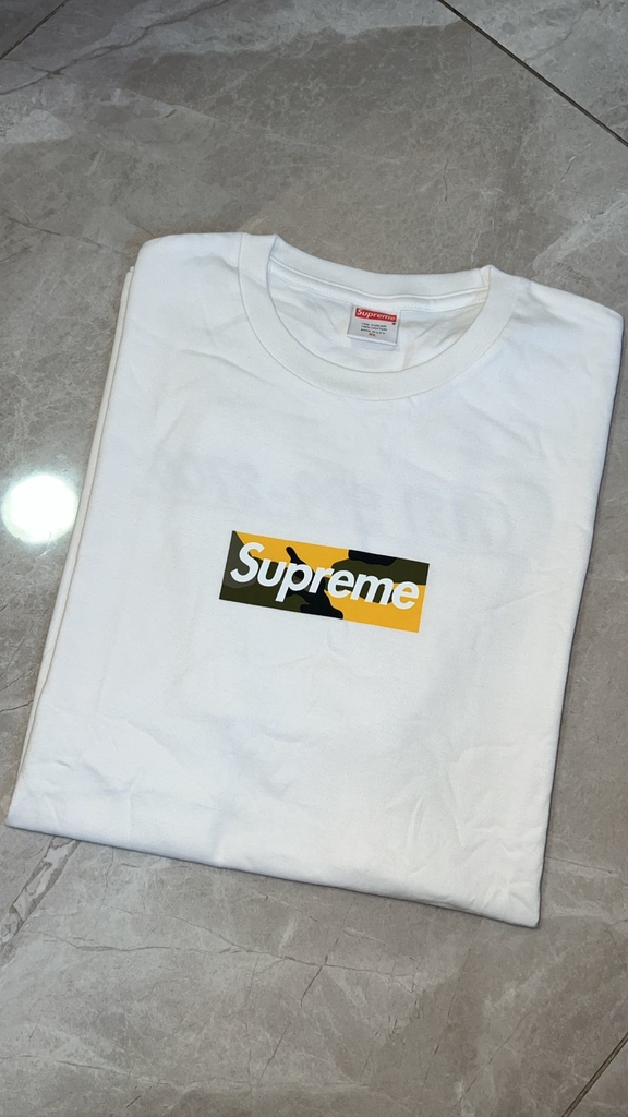 Camiseta Supreme Logo - em UAV Streetwear