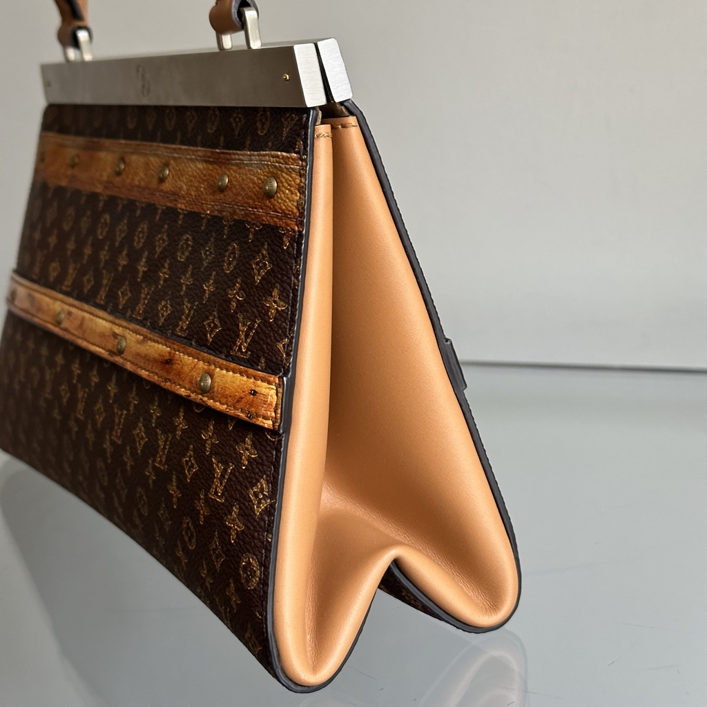 Bolsa de mão Louis Vuitton Crown Frame - Mega do Luxo